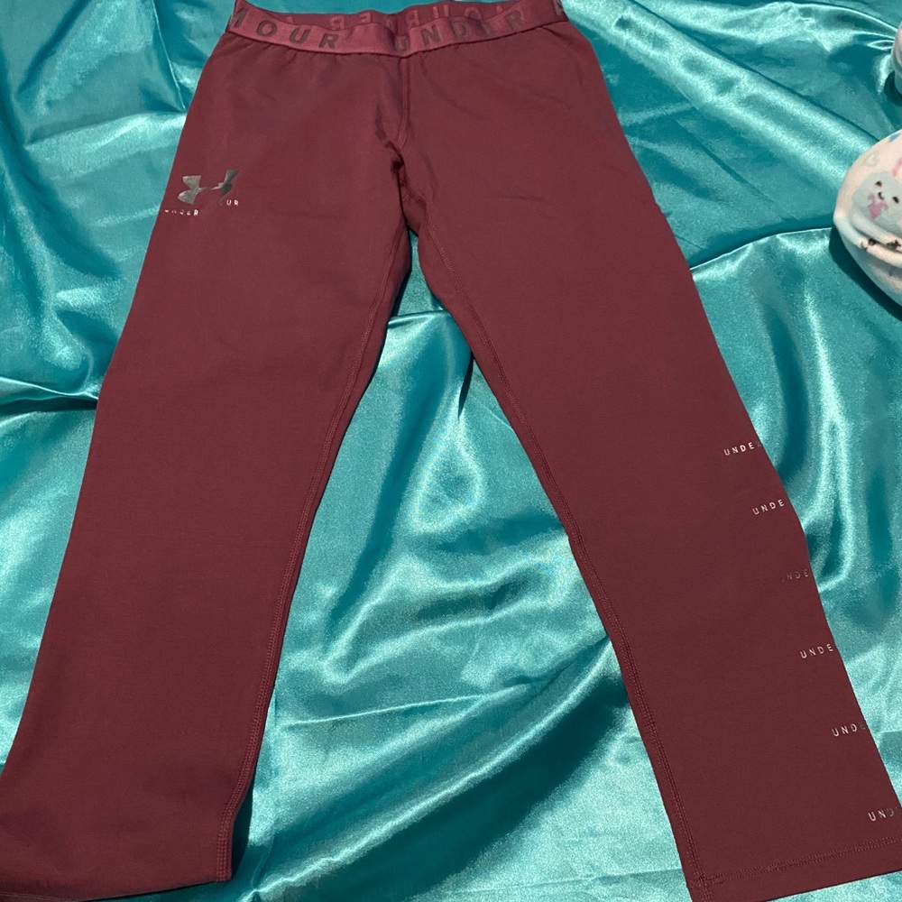UA cropped pants. 👖